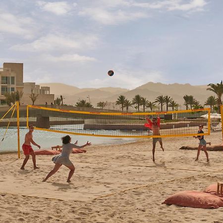 Hyatt Regency Aqaba Ayla Resort Exterior photo Beach volleyball at the Red Sea Resort
