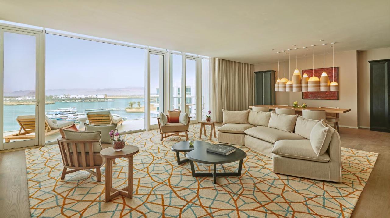 Hyatt Regency Aqaba Ayla Resort Exterior photo A suite at the St. Regis