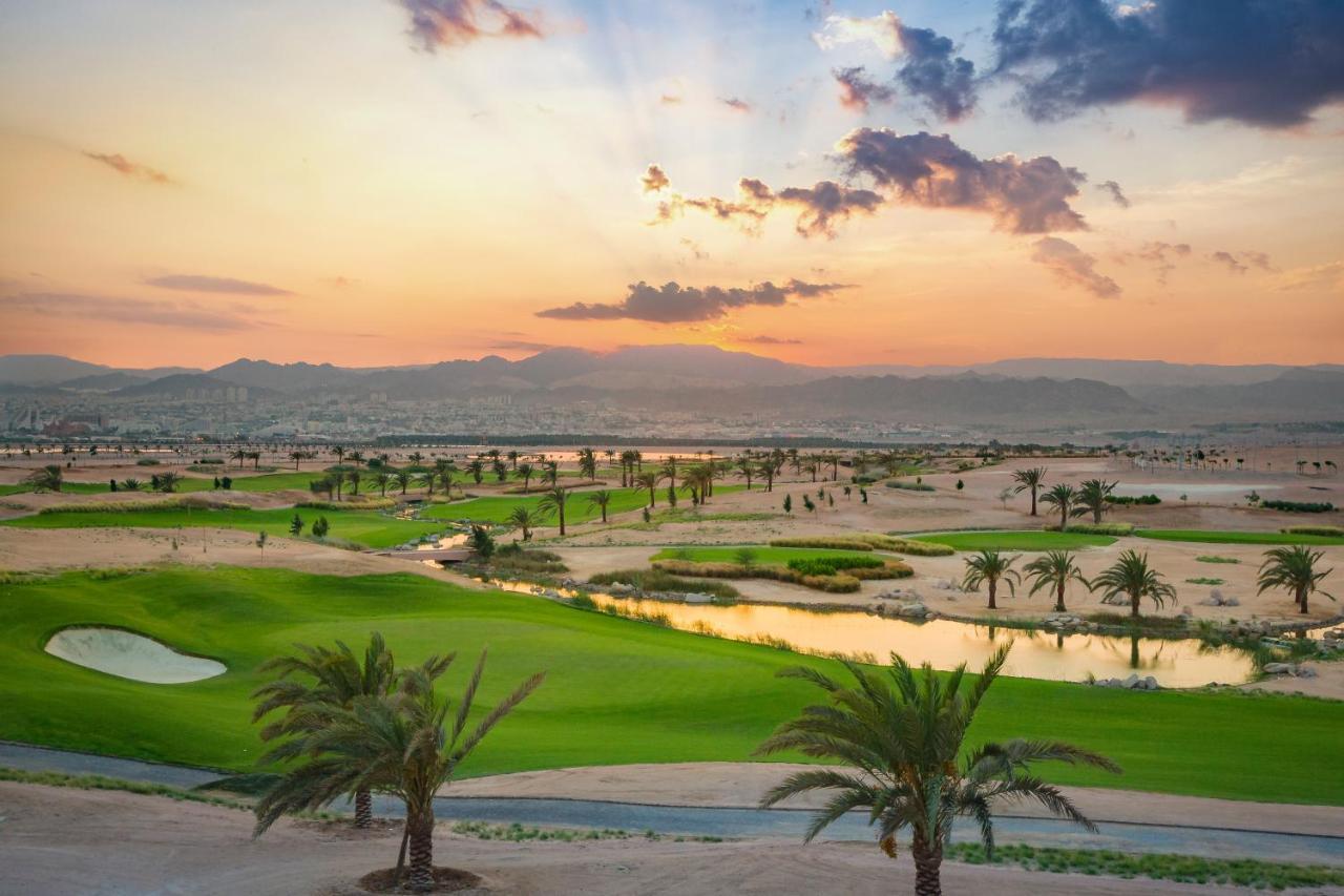 Hyatt Regency Aqaba Ayla Resort Exterior photo Golf course at the Al-Jazair resort